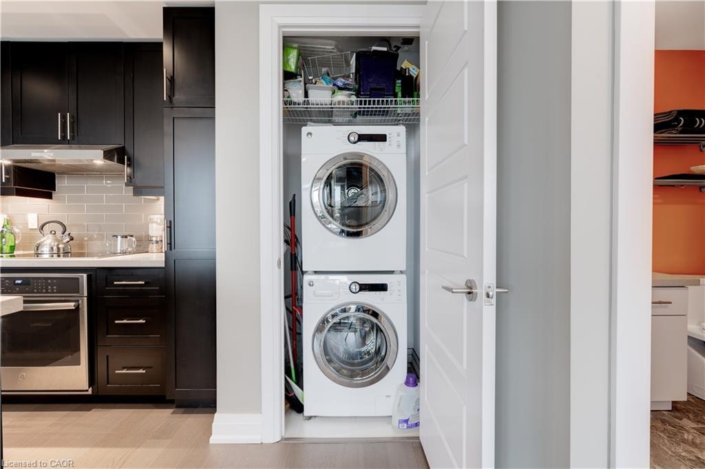1001-2025 Maria Street, Burlington, ON - Indoor Photo Showing Laundry Room