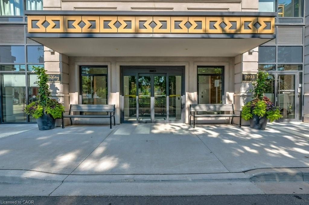 1001-2025 Maria Street, Burlington, ON - Outdoor