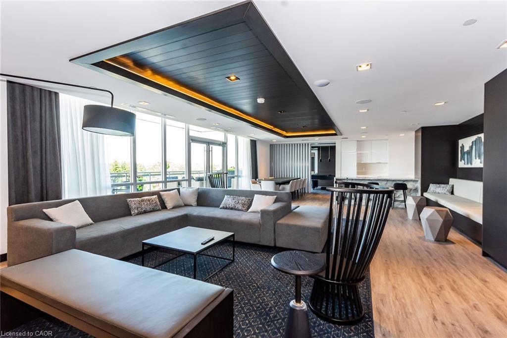 1001-2025 Maria Street, Burlington, ON - Indoor