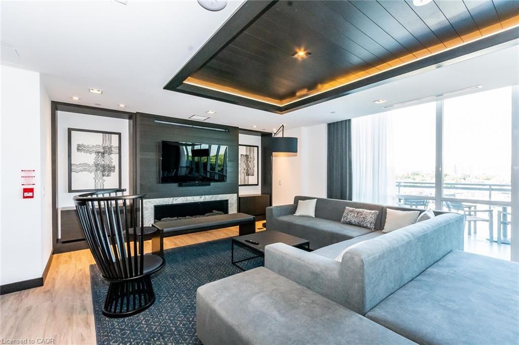 1001-2025 Maria Street, Burlington, ON - Indoor Photo Showing Living Room