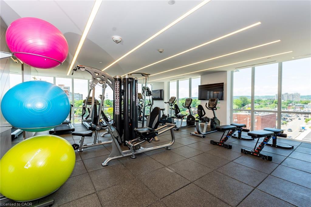 1001-2025 Maria Street, Burlington, ON - Indoor Photo Showing Gym Room