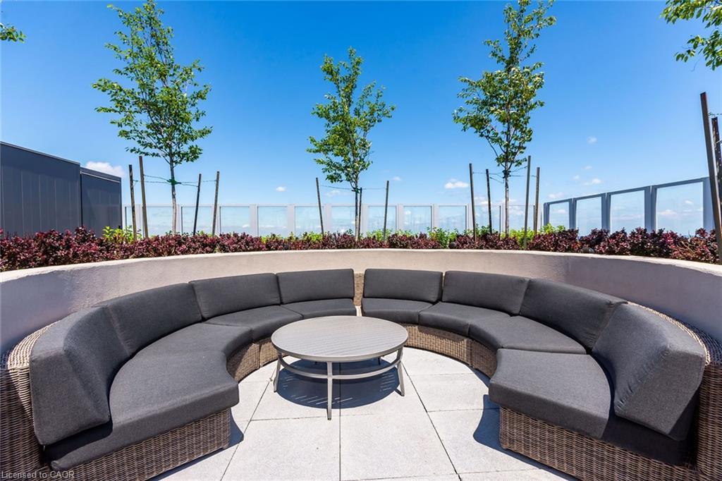 1001-2025 Maria Street, Burlington, ON - Outdoor