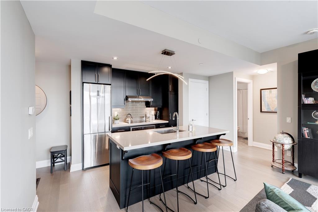 1001-2025 Maria Street, Burlington, ON - Indoor