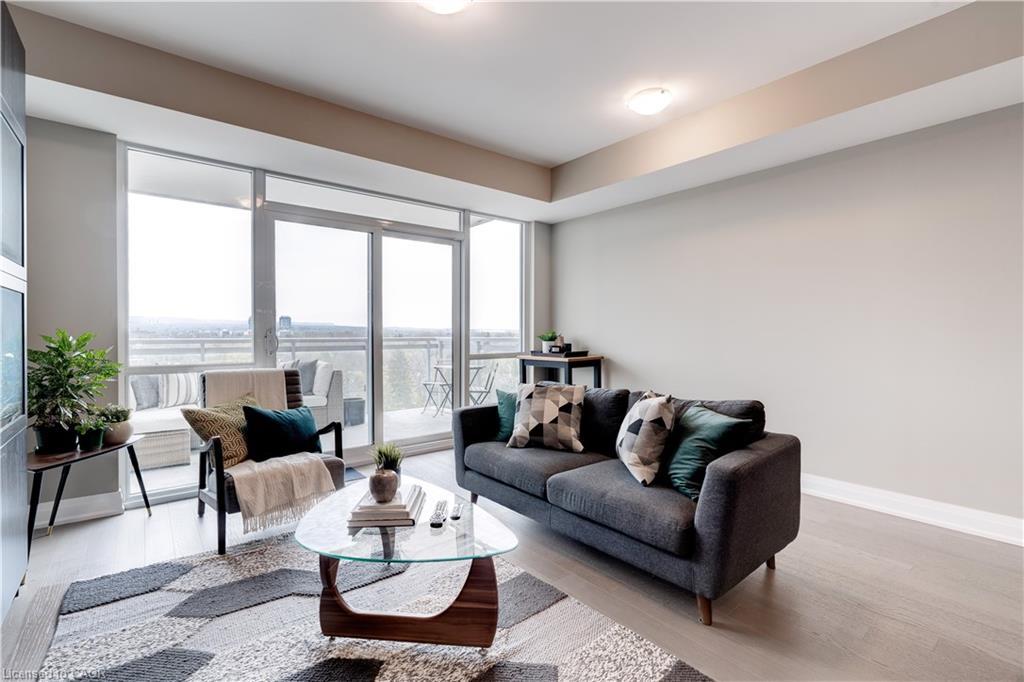 1001-2025 Maria Street, Burlington, ON - Indoor Photo Showing Living Room