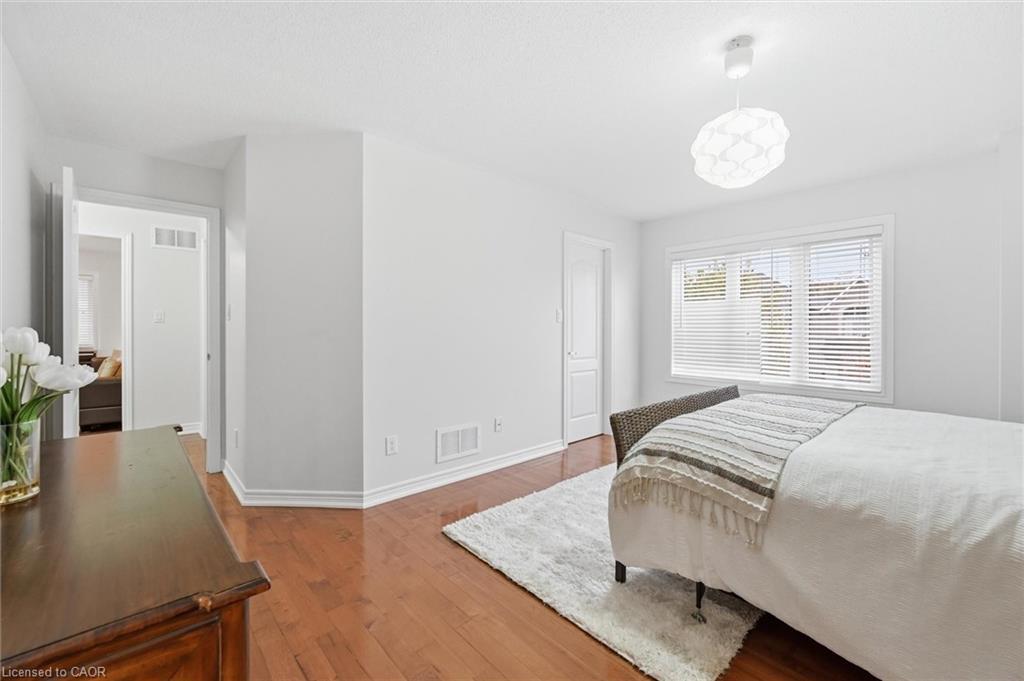 266 Admiral Drive, Oakville, ON - Indoor Photo Showing Bedroom
