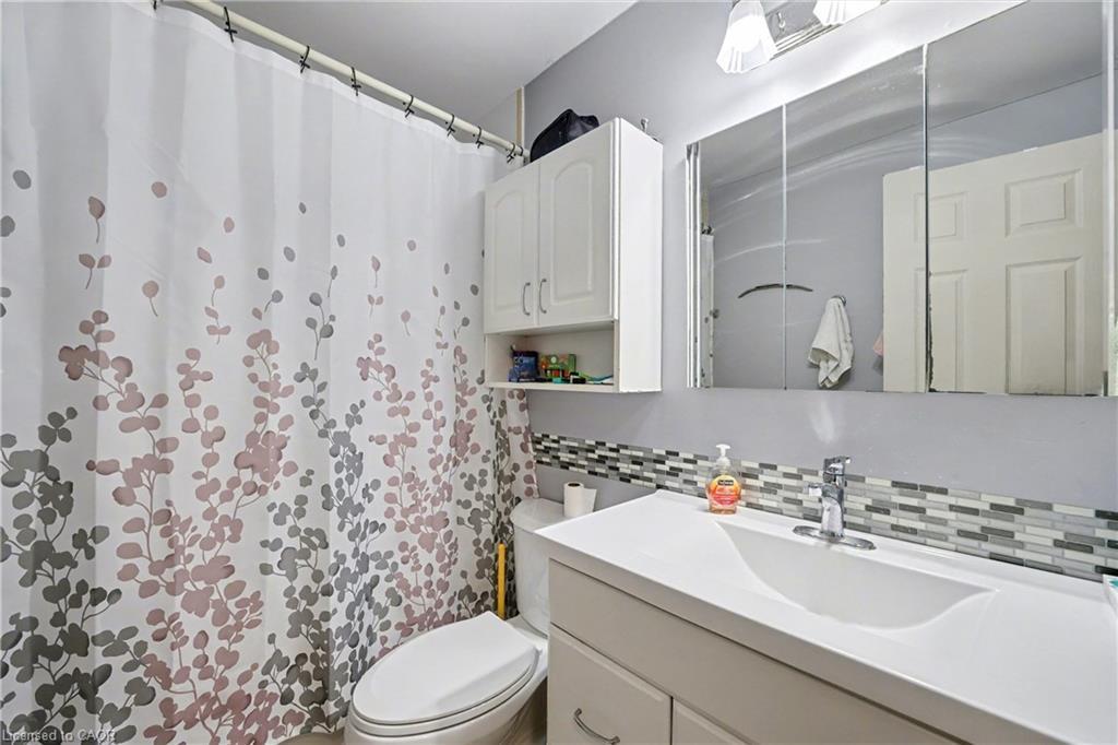 76 Appalachian Crescent, Kitchener, ON - Indoor Photo Showing Bathroom