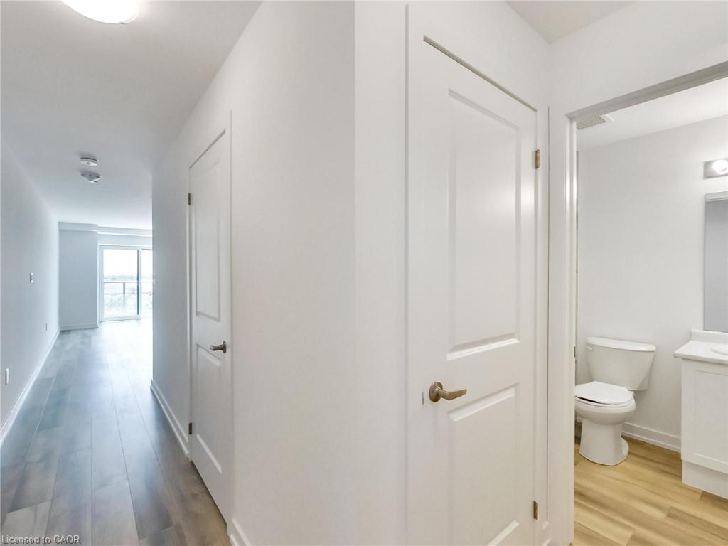 811-470 Dundas Street E, Waterdown, ON - Indoor