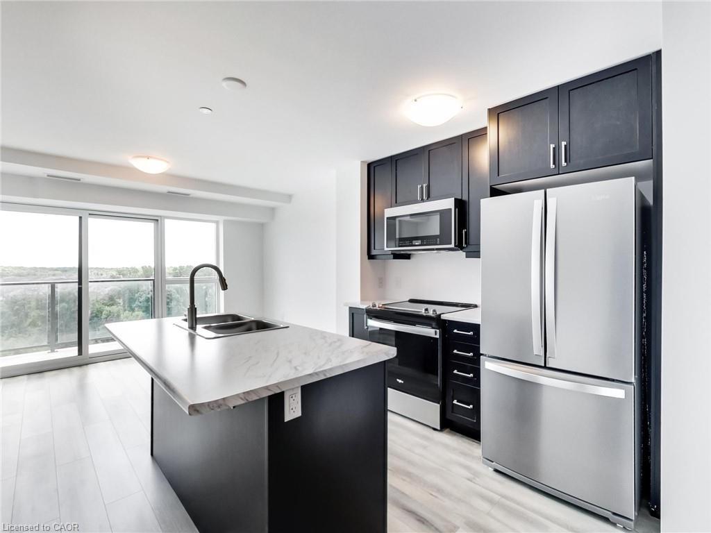 811-470 Dundas Street E, Waterdown, ON - Indoor Photo Showing Kitchen With Upgraded Kitchen