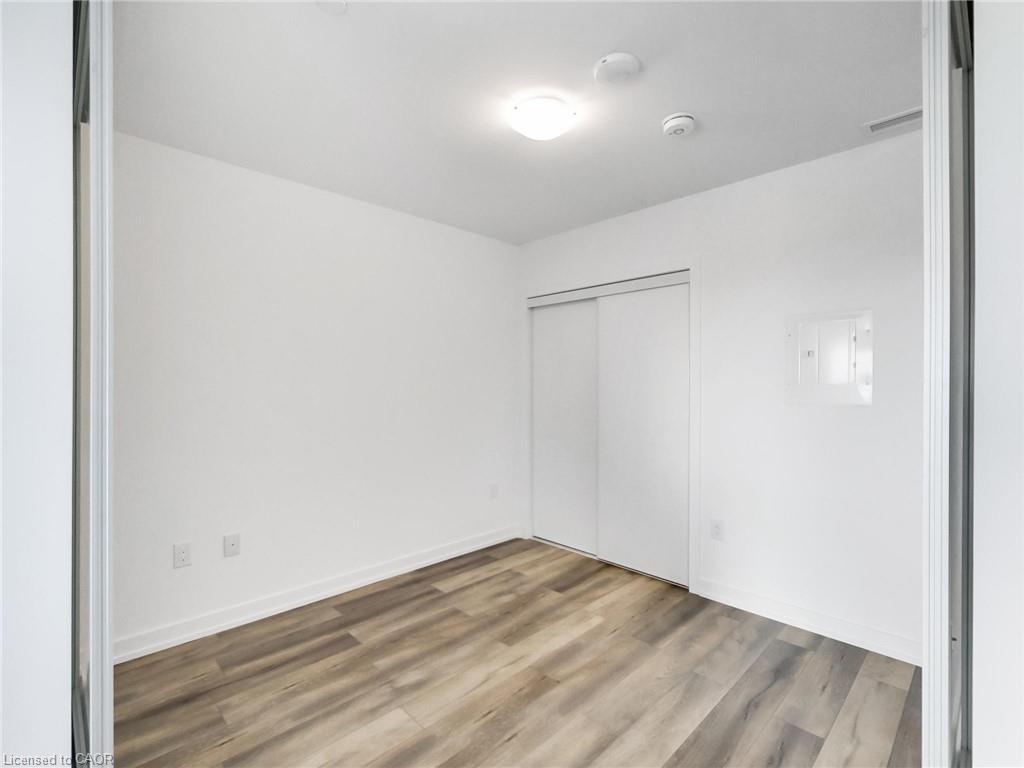 811-470 Dundas Street E, Waterdown, ON - Indoor Photo Showing Other Room