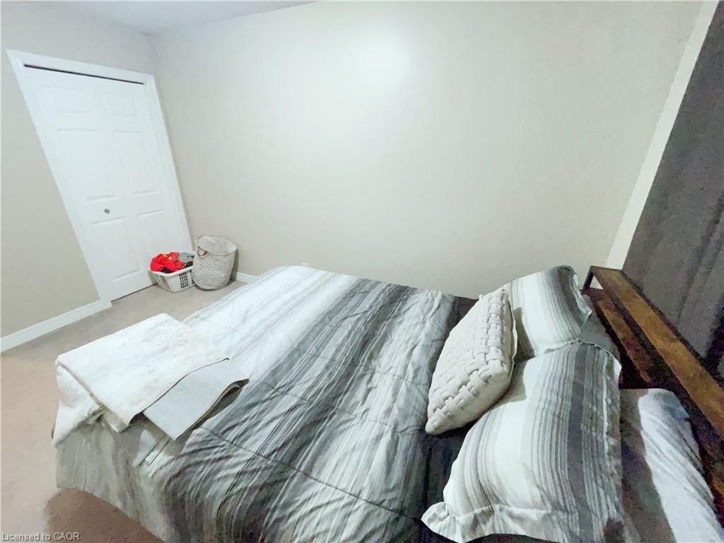 B-668 Butternut Avenue, Waterloo, ON - Indoor Photo Showing Bedroom