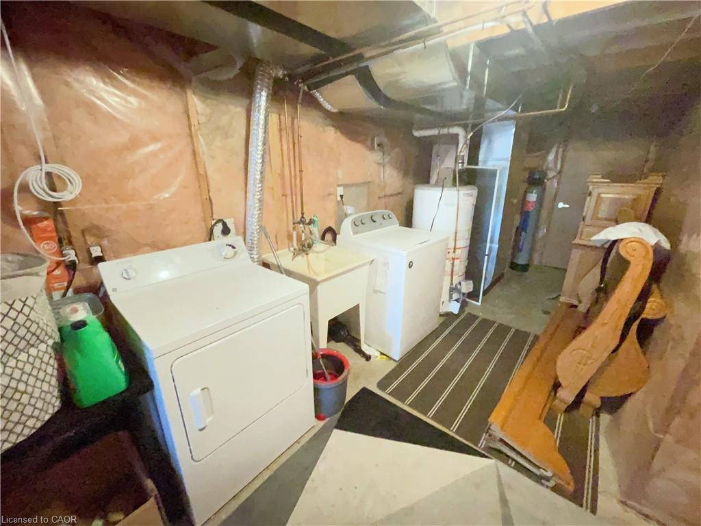 B-668 Butternut Avenue, Waterloo, ON - Indoor Photo Showing Laundry Room