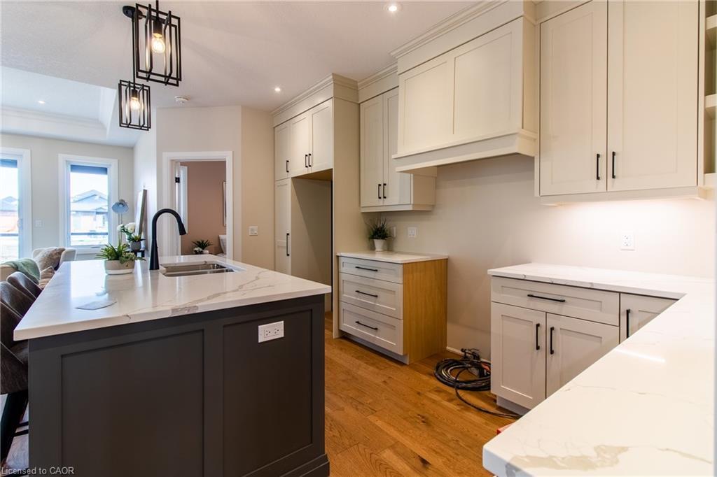 89 Duchess Drive, Delhi, ON - Indoor Photo Showing Kitchen