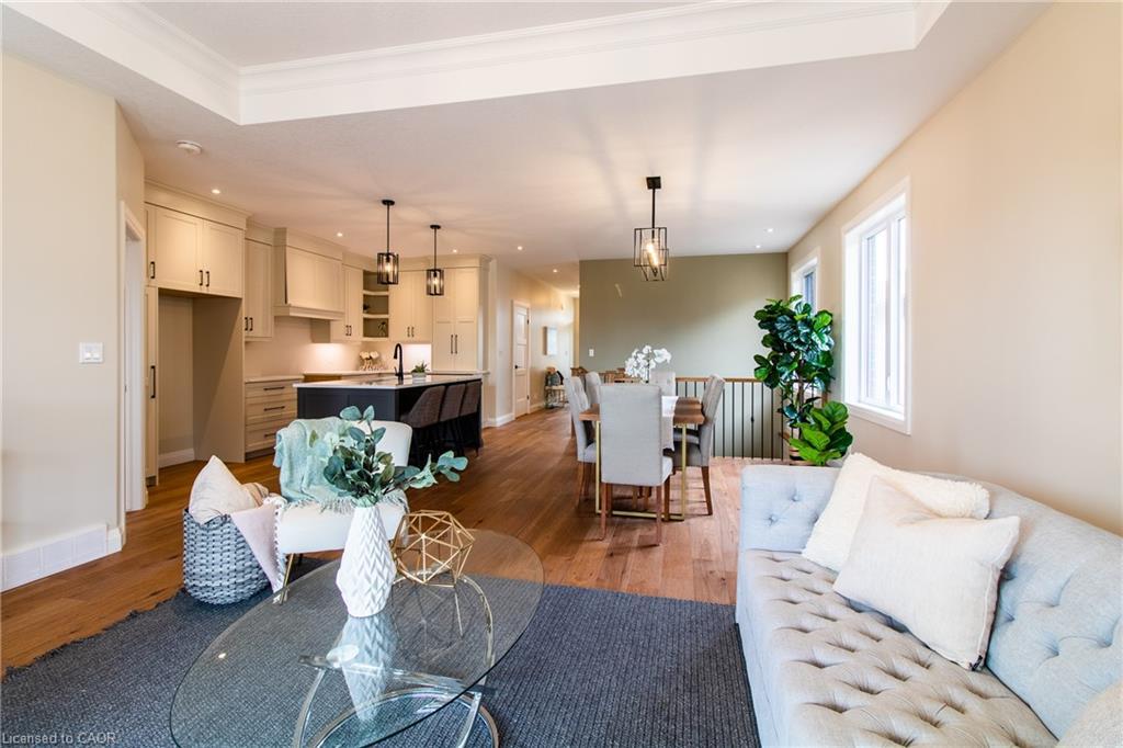 89 Duchess Drive, Delhi, ON - Indoor Photo Showing Living Room