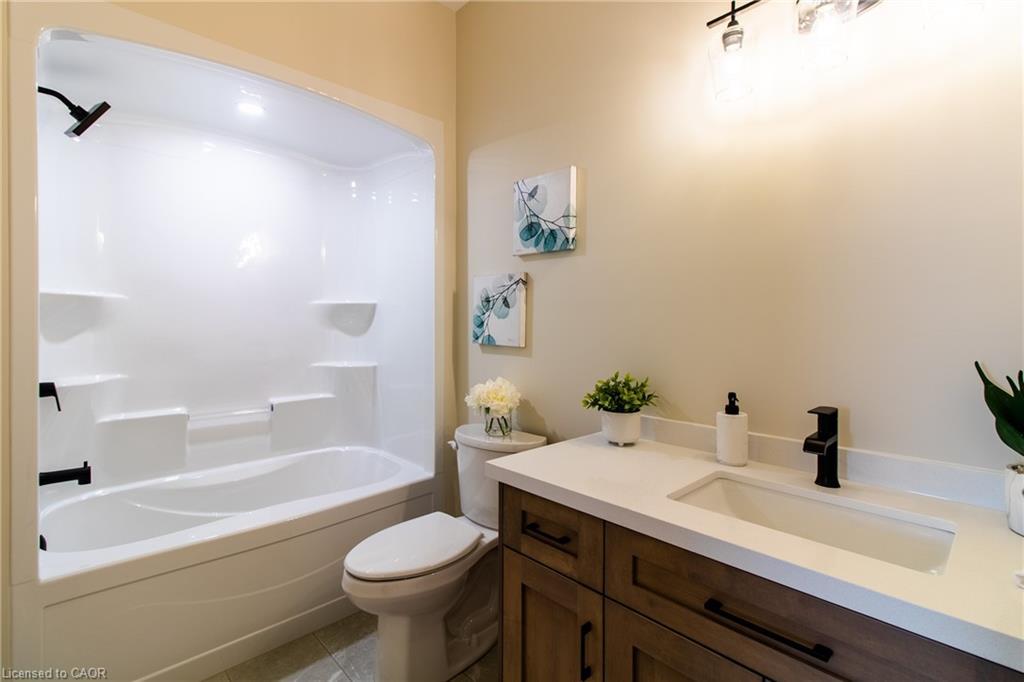 89 Duchess Drive, Delhi, ON - Indoor Photo Showing Bathroom