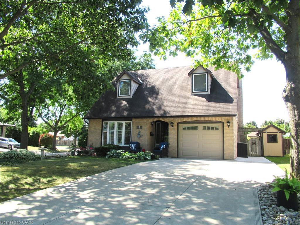 1 Agawam Court, Stoney Creek, ON - Outdoor With Facade