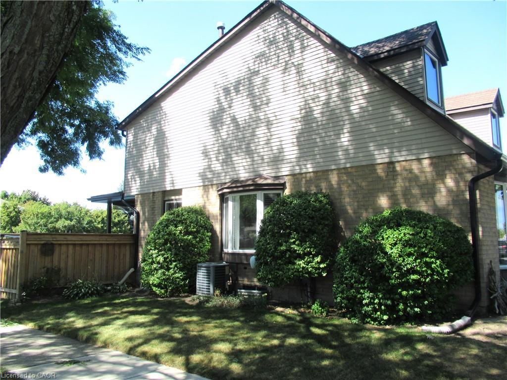 1 Agawam Court, Stoney Creek, ON - Outdoor