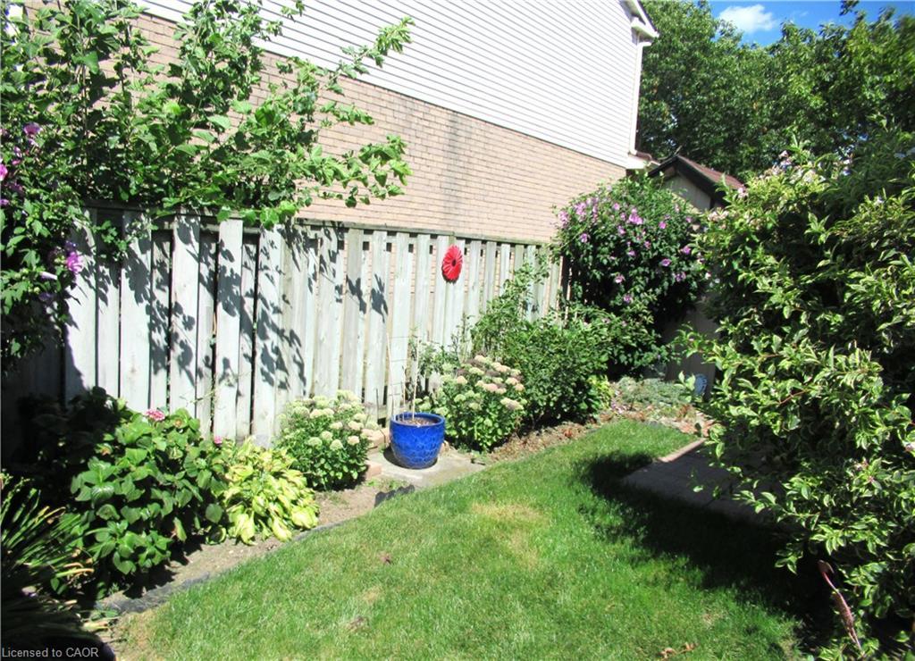 1 Agawam Court, Stoney Creek, ON - Outdoor