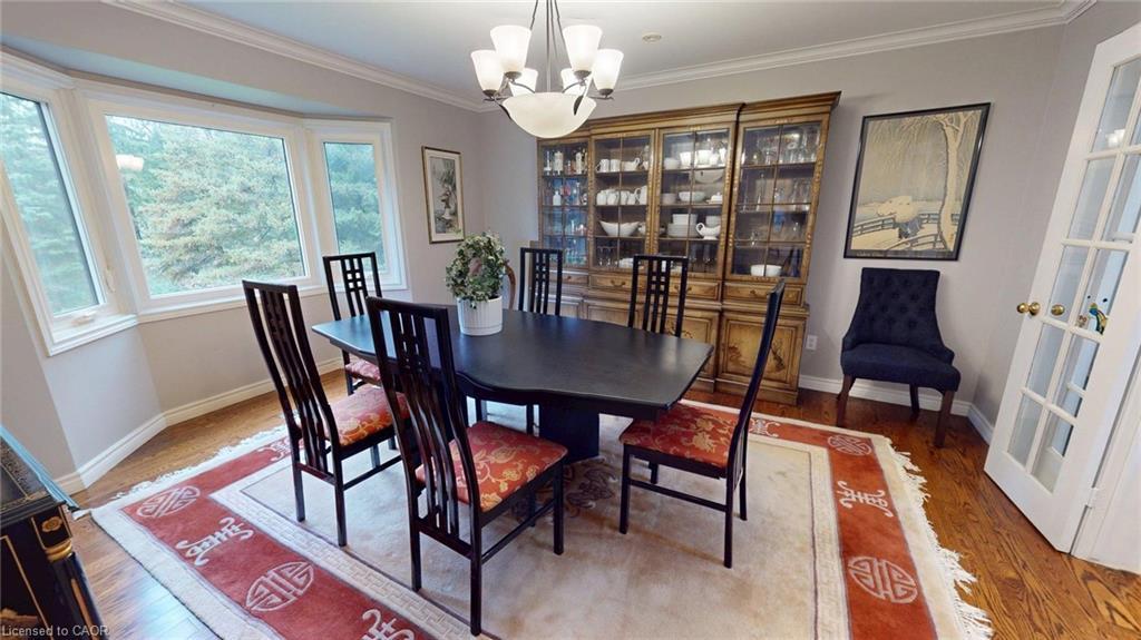 1962 Snake Road, Burlington, ON - Indoor Photo Showing Dining Room