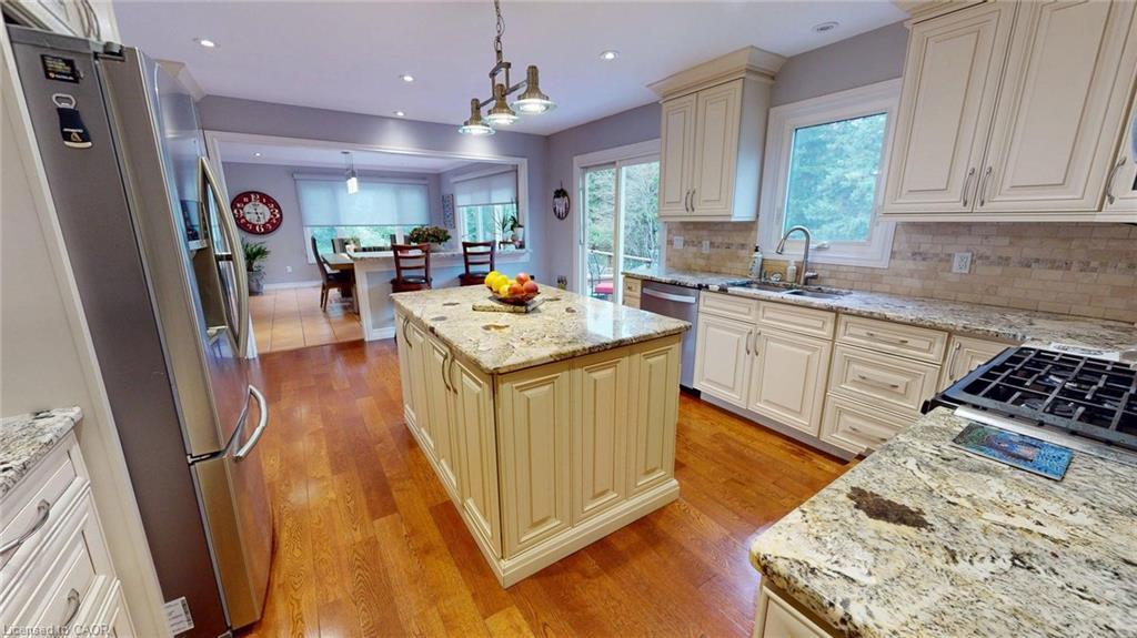 1962 Snake Road, Burlington, ON - Indoor Photo Showing Kitchen With Double Sink