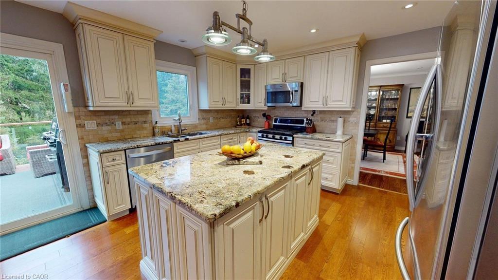 1962 Snake Road, Burlington, ON - Indoor Photo Showing Kitchen With Double Sink
