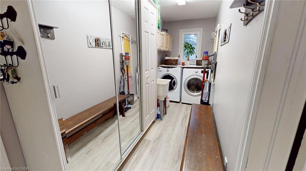 1962 Snake Road, Burlington, ON - Indoor Photo Showing Laundry Room