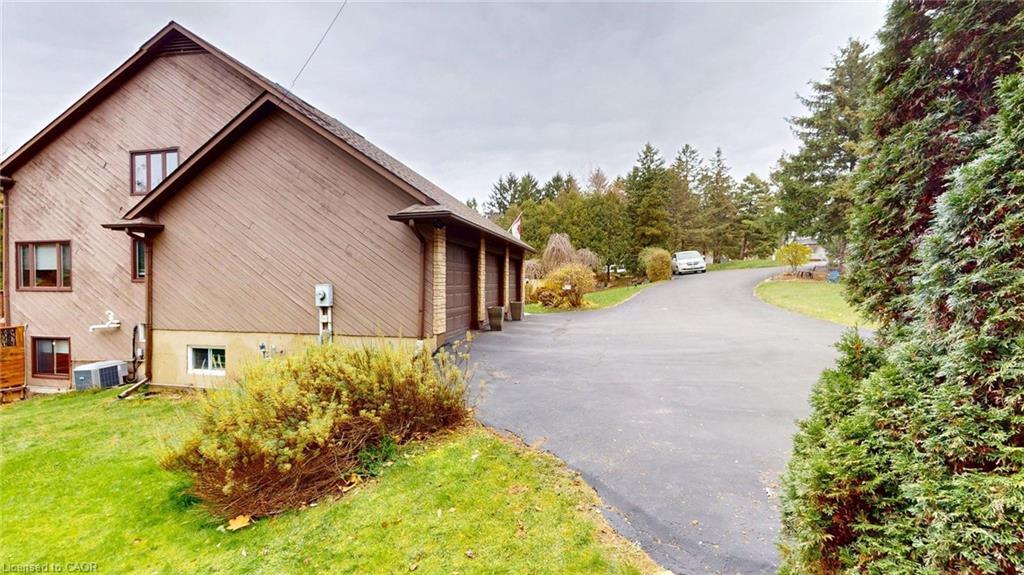 1962 Snake Road, Burlington, ON - Outdoor