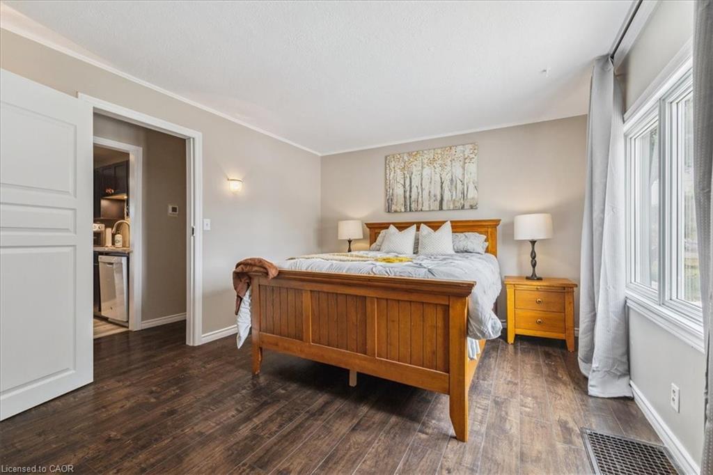 1591 Merrittville Highway, Welland, ON - Indoor Photo Showing Bedroom