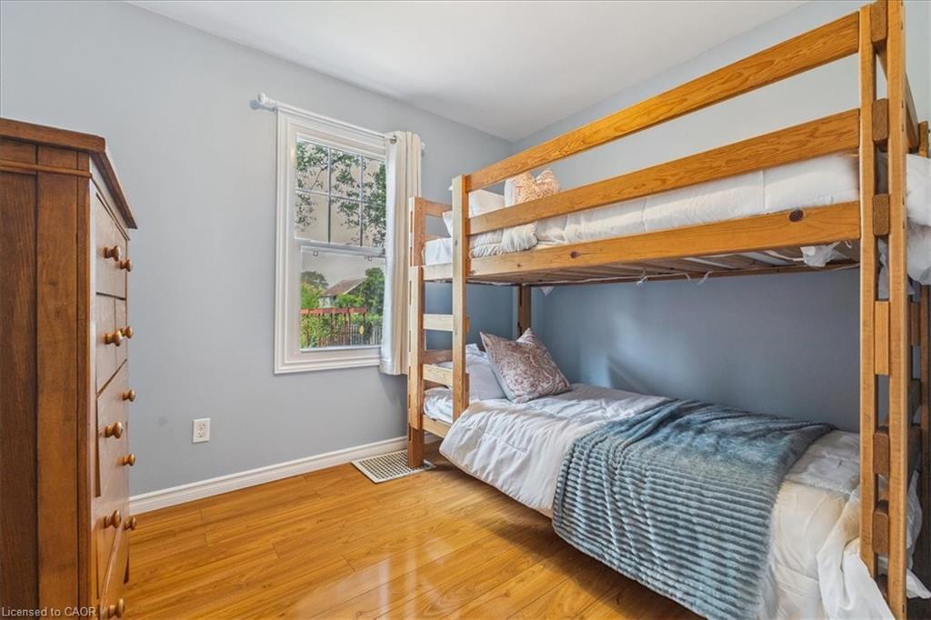 1591 Merrittville Highway, Welland, ON - Indoor Photo Showing Bedroom