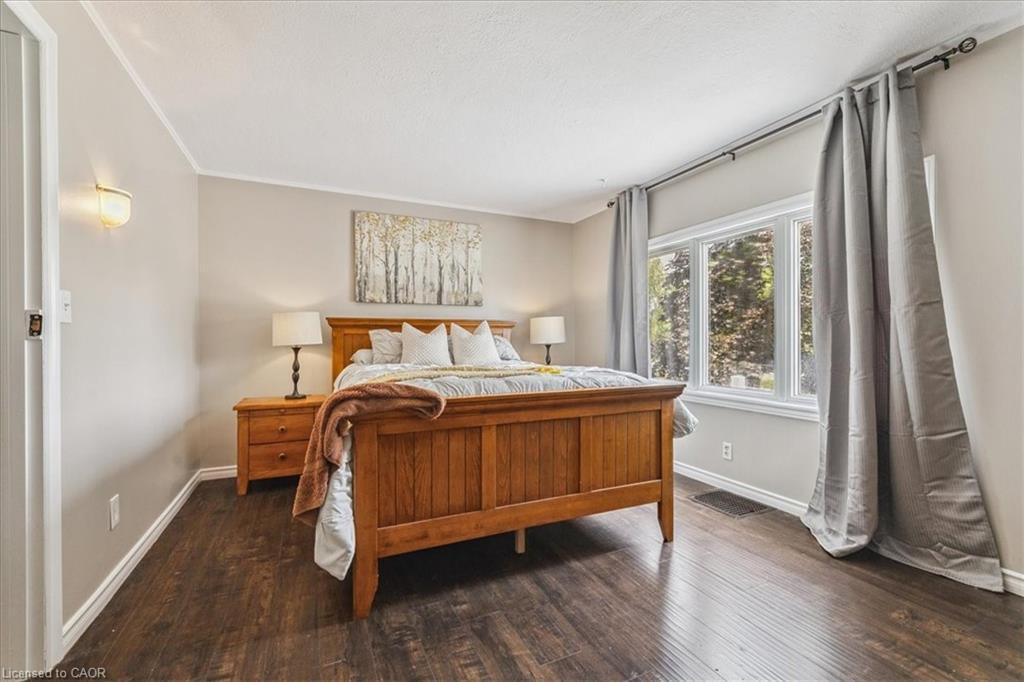 1591 Merrittville Highway, Welland, ON - Indoor Photo Showing Bedroom