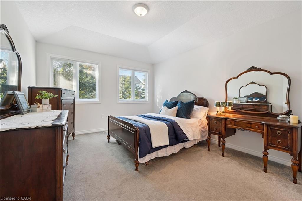 17 Terraview Crescent, Guelph, ON - Indoor Photo Showing Bedroom
