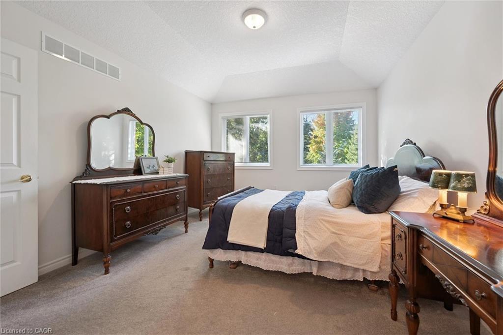 17 Terraview Crescent, Guelph, ON - Indoor Photo Showing Bedroom