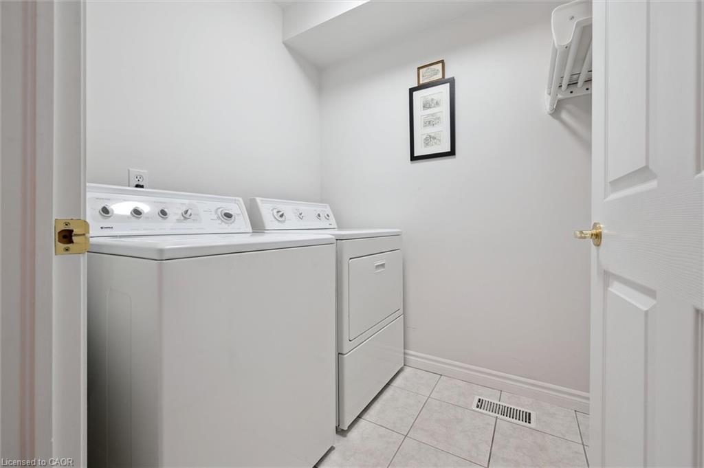 17 Terraview Crescent, Guelph, ON - Indoor Photo Showing Laundry Room