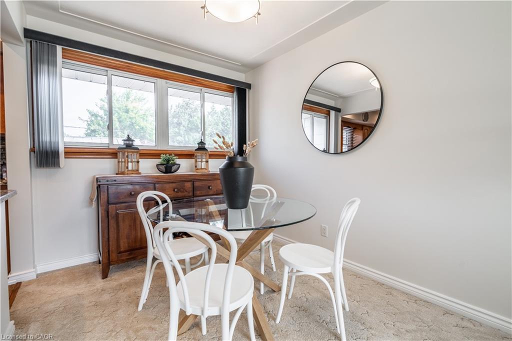 7 Kenwood Crescent, Hamilton, ON - Indoor Photo Showing Dining Room