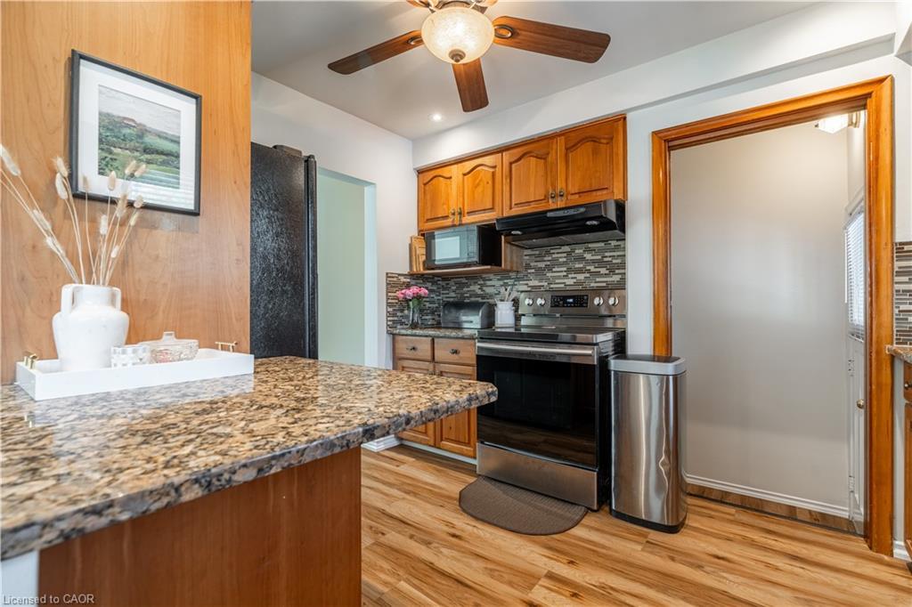 7 Kenwood Crescent, Hamilton, ON - Indoor Photo Showing Kitchen