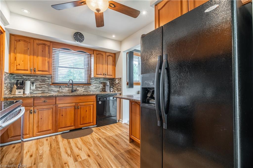 7 Kenwood Crescent, Hamilton, ON - Indoor Photo Showing Kitchen