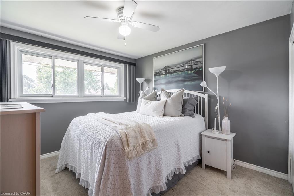 7 Kenwood Crescent, Hamilton, ON - Indoor Photo Showing Bedroom