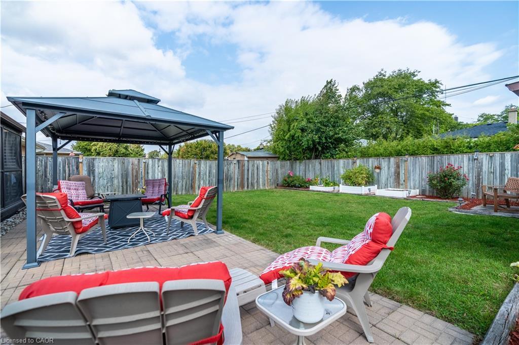 7 Kenwood Crescent, Hamilton, ON - Outdoor With Deck Patio Veranda With Backyard