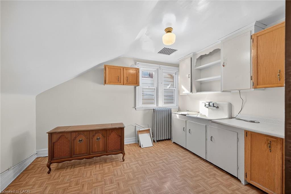 103 Leinster Avenue S, Hamilton, ON - Indoor Photo Showing Kitchen