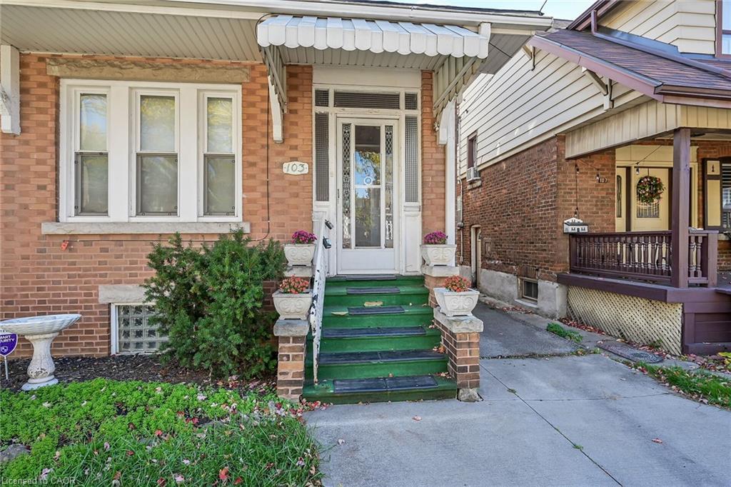 103 Leinster Avenue S, Hamilton, ON - Outdoor With Facade