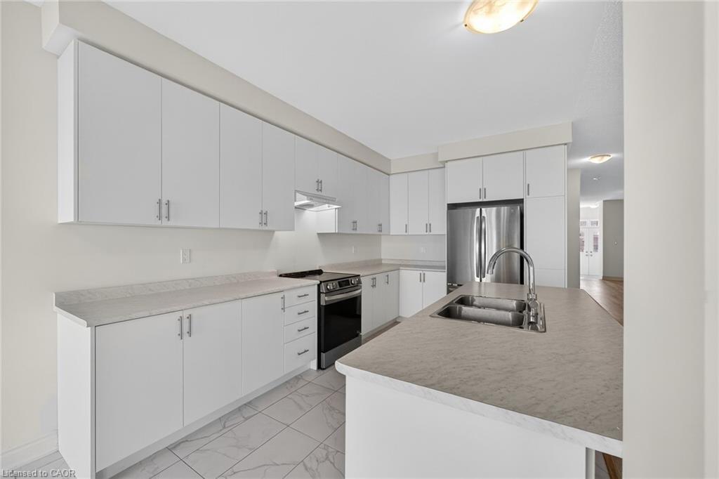 47 Bloomfield Crescent, Cambridge, ON - Indoor Photo Showing Kitchen With Double Sink