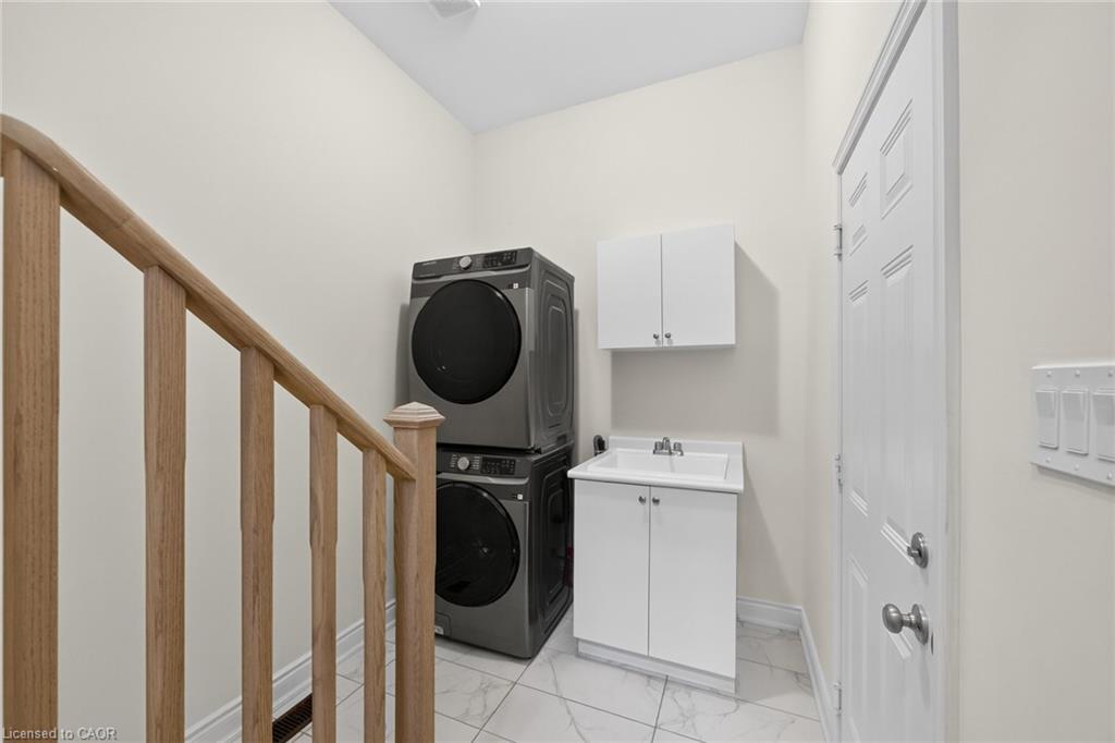 47 Bloomfield Crescent, Cambridge, ON - Indoor Photo Showing Laundry Room
