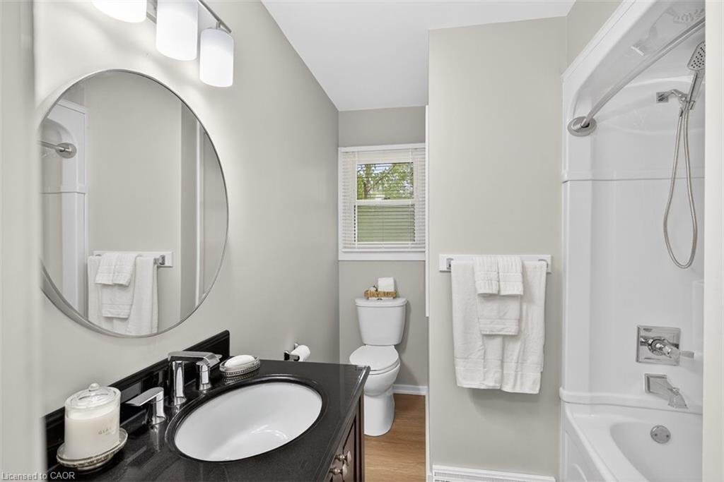 6 Princess Ann Circle, St. Catharines, ON - Indoor Photo Showing Bathroom