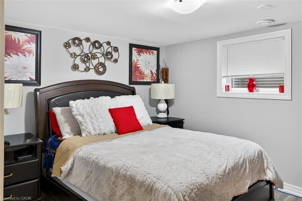 6 Princess Ann Circle, St. Catharines, ON - Indoor Photo Showing Bedroom