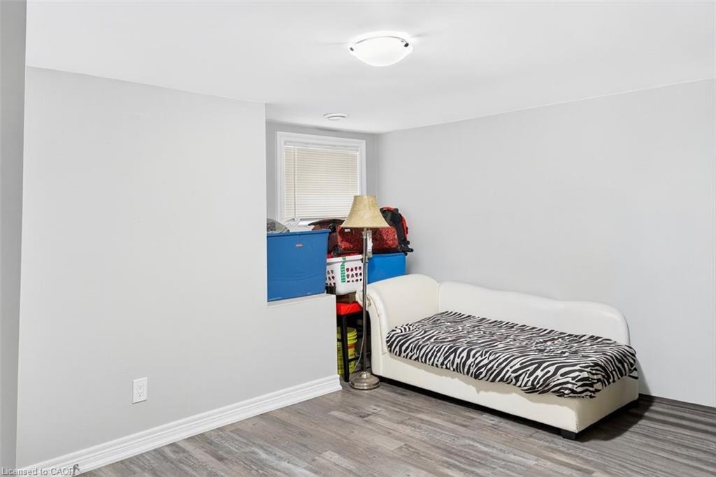 6 Princess Ann Circle, St. Catharines, ON - Indoor Photo Showing Bedroom