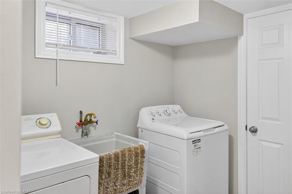6 Princess Ann Circle, St. Catharines, ON - Indoor Photo Showing Laundry Room