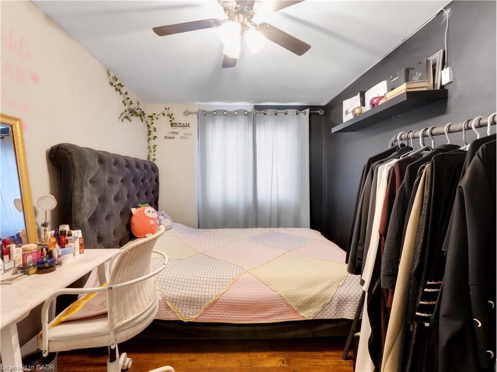 40 Yeoville Court, Hamilton, ON - Indoor Photo Showing Bedroom