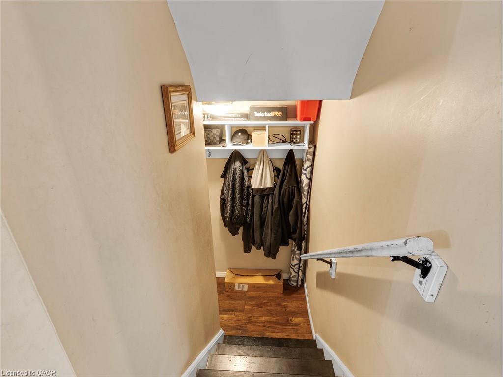 40 Yeoville Court, Hamilton, ON - Indoor Photo Showing Other Room