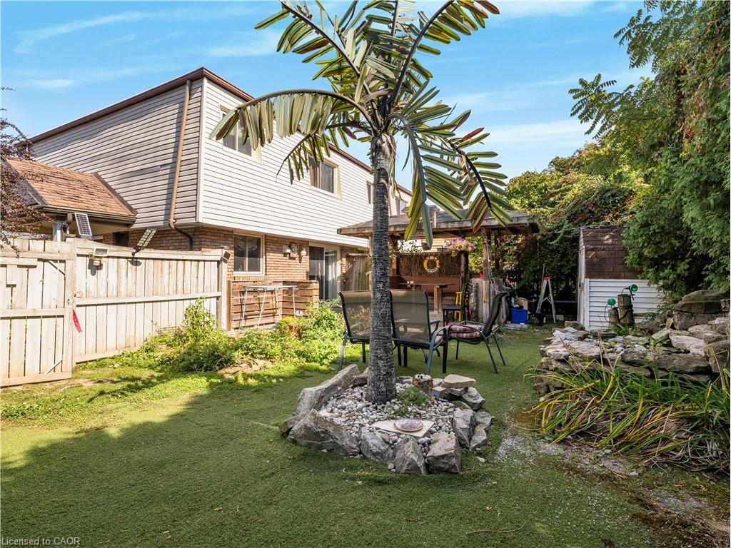 40 Yeoville Court, Hamilton, ON - Outdoor