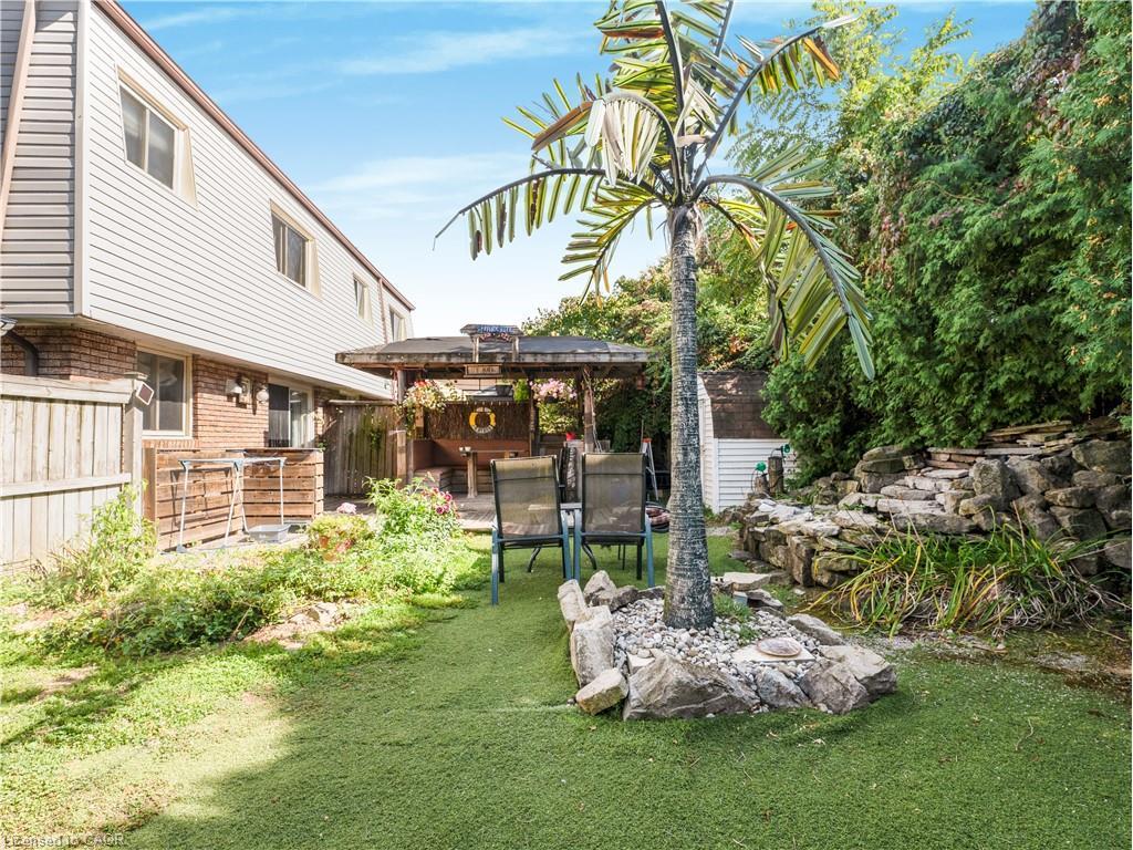 40 Yeoville Court, Hamilton, ON - Outdoor