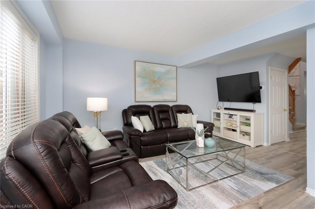 25-1771 Upper Wentworth Street, Hamilton, ON - Indoor Photo Showing Living Room
